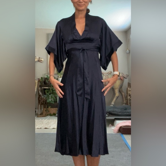 Banana Republic Kimono Satin Dress- Size 0 - Picture 2 of 4